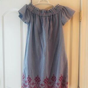 Vineyard Vines Light Blue Off-Shoulder Dress with Pink Hem Embroidery